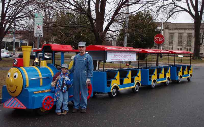 Roaming Rail Trackless Train Rental in Suffield CT